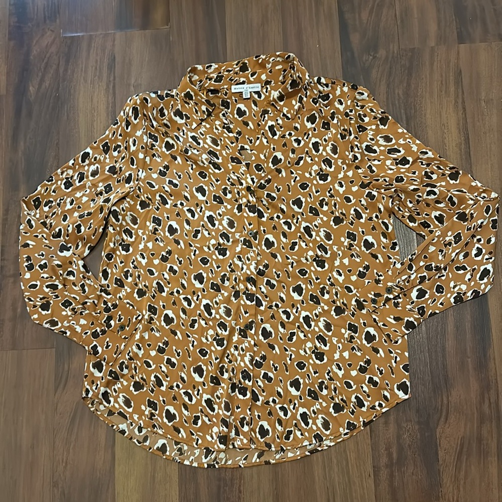 Madison d’Amelie Paris Leopard or Cheetah Animal Print Button Down Small